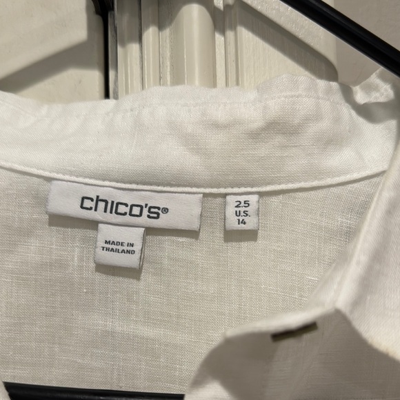 Chico's White Casual Button Down Shirt Relaxed Fit - Picture 2 of 3